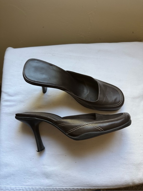 Reclaimed Vintage Shoes - 🤎 Vintage Y2K Brown Mule Heels 🤎 Size 6.5